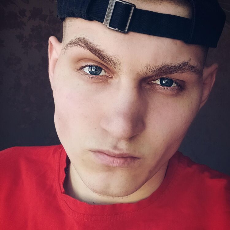  31243221  Ivan, 24 ,    