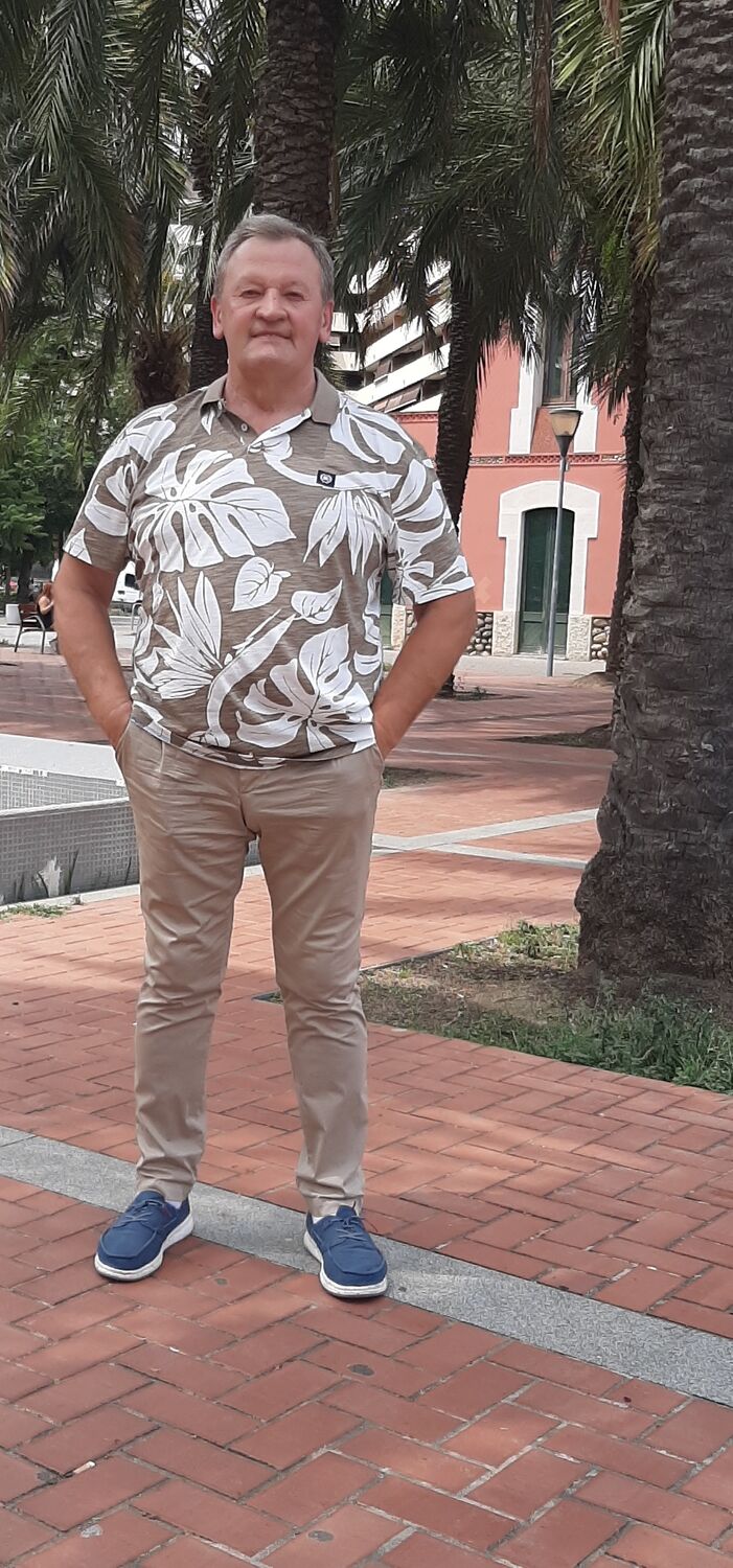  Girona,   , 65 ,   ,   , c 