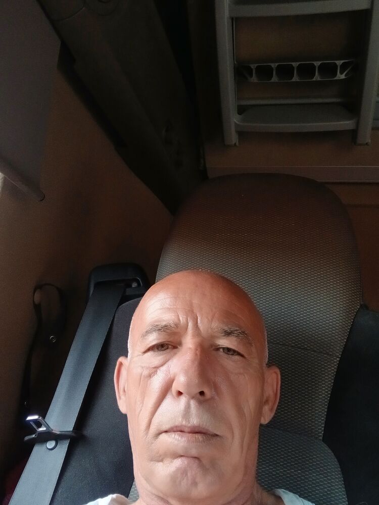  44970251  Hamza, 61 ,    