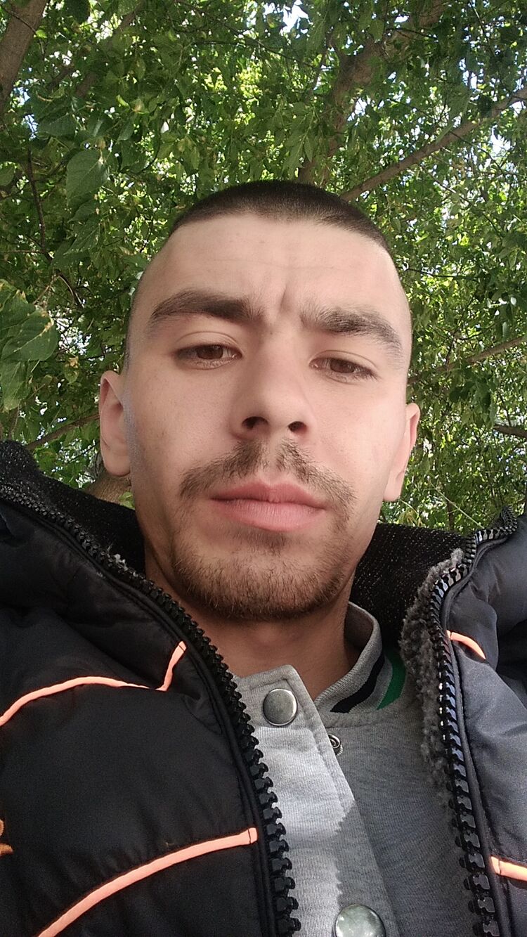  24906111  Zak, 31 ,    
