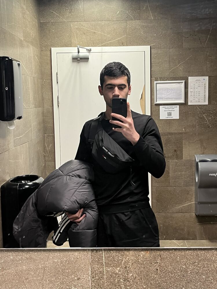  54599121  Eli, 21 ,    -