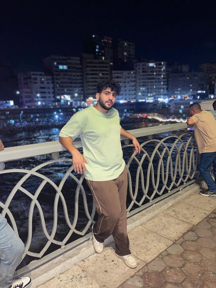  52903641  Mahmoud, 23 ,    