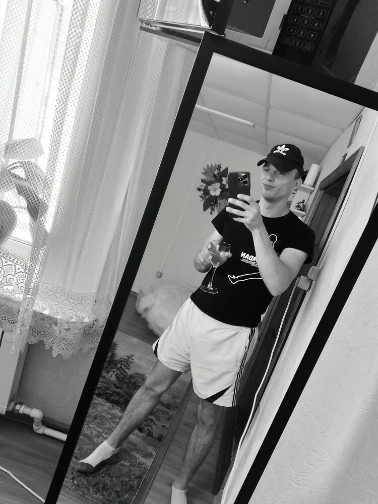  44280671  Anton, 27 ,    