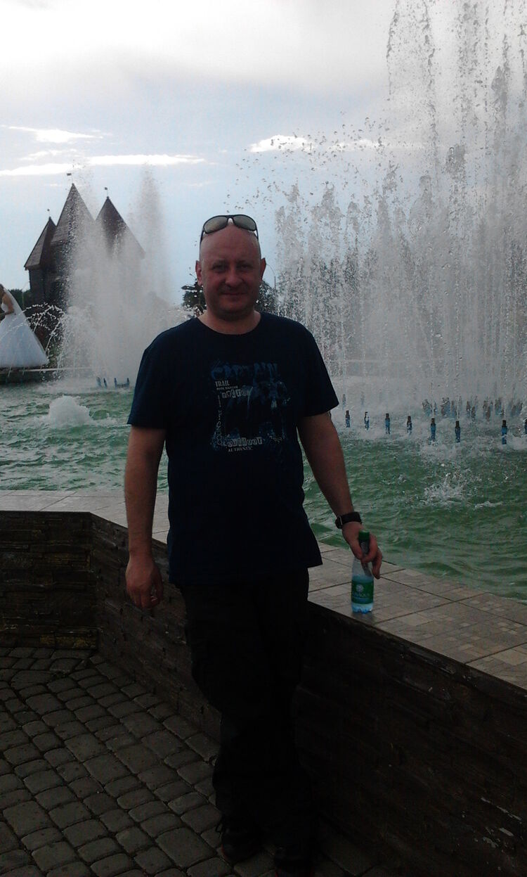  27186651  Andrei, 48 ,    