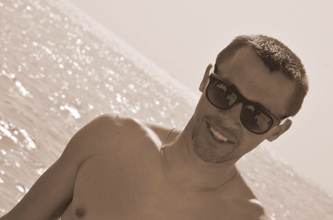  ,   Serqey, 44 ,   