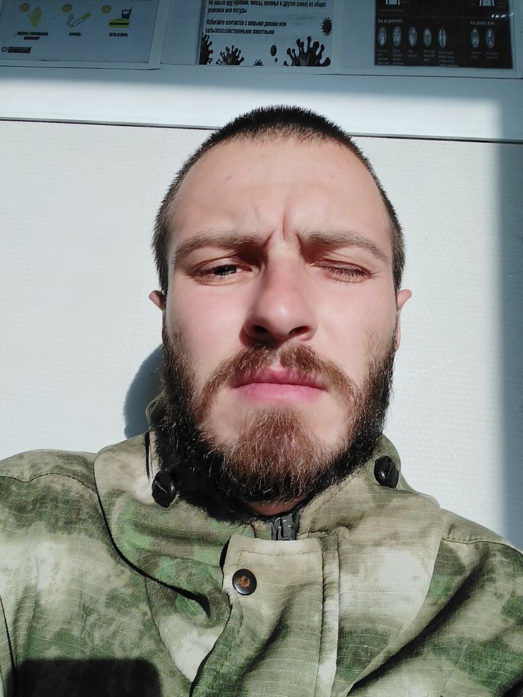  39942031  Alexander, 27 ,    