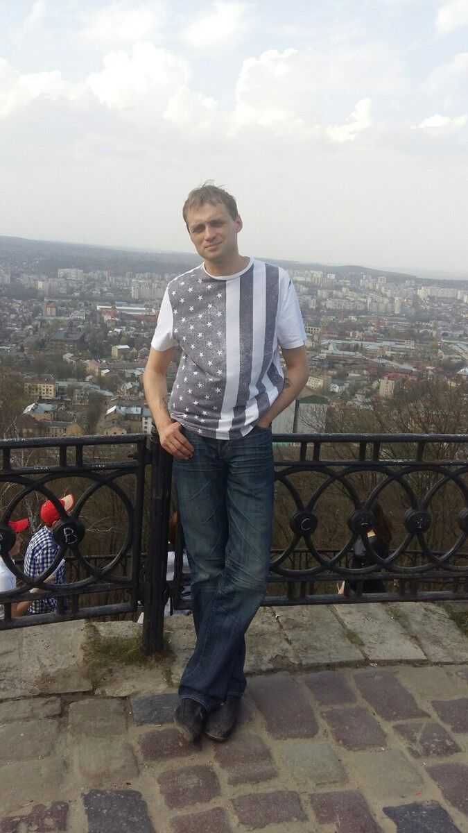  7511481  Artem, 44 ,    