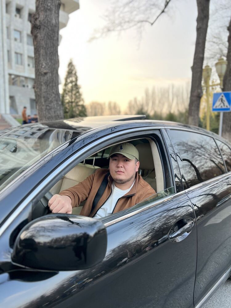  33383541  Adikk, 26 ,    