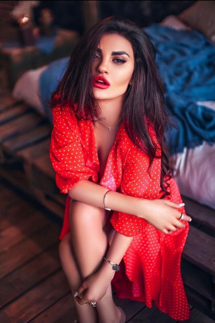  ,   Amina, 23 ,   ,   