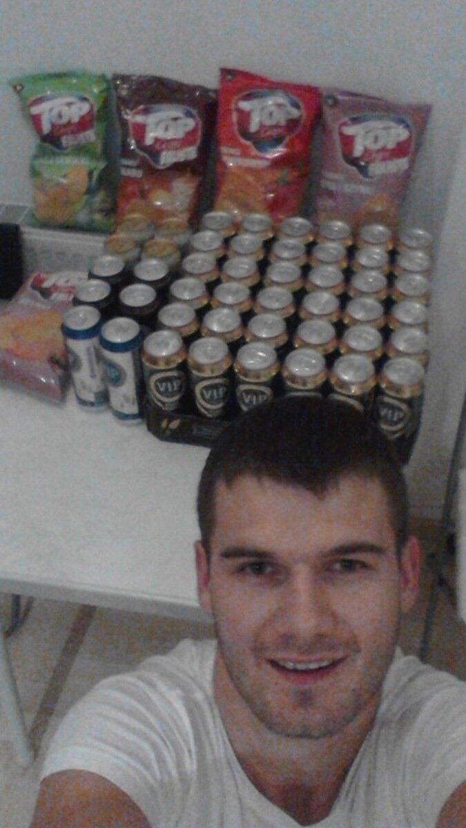  8563781  Yurii, 34 ,    