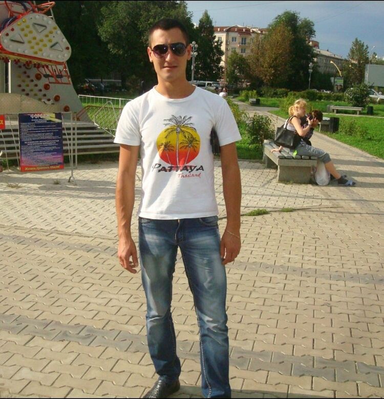  13687651  Igor, 38 ,    