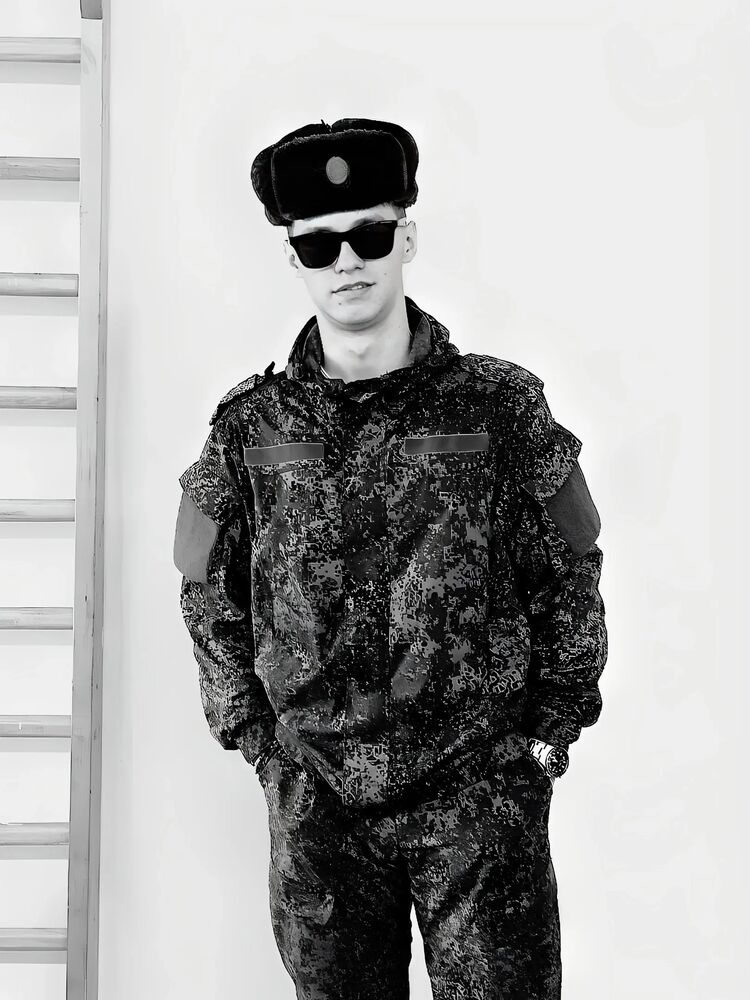  47587421  Vladislav, 20 ,    