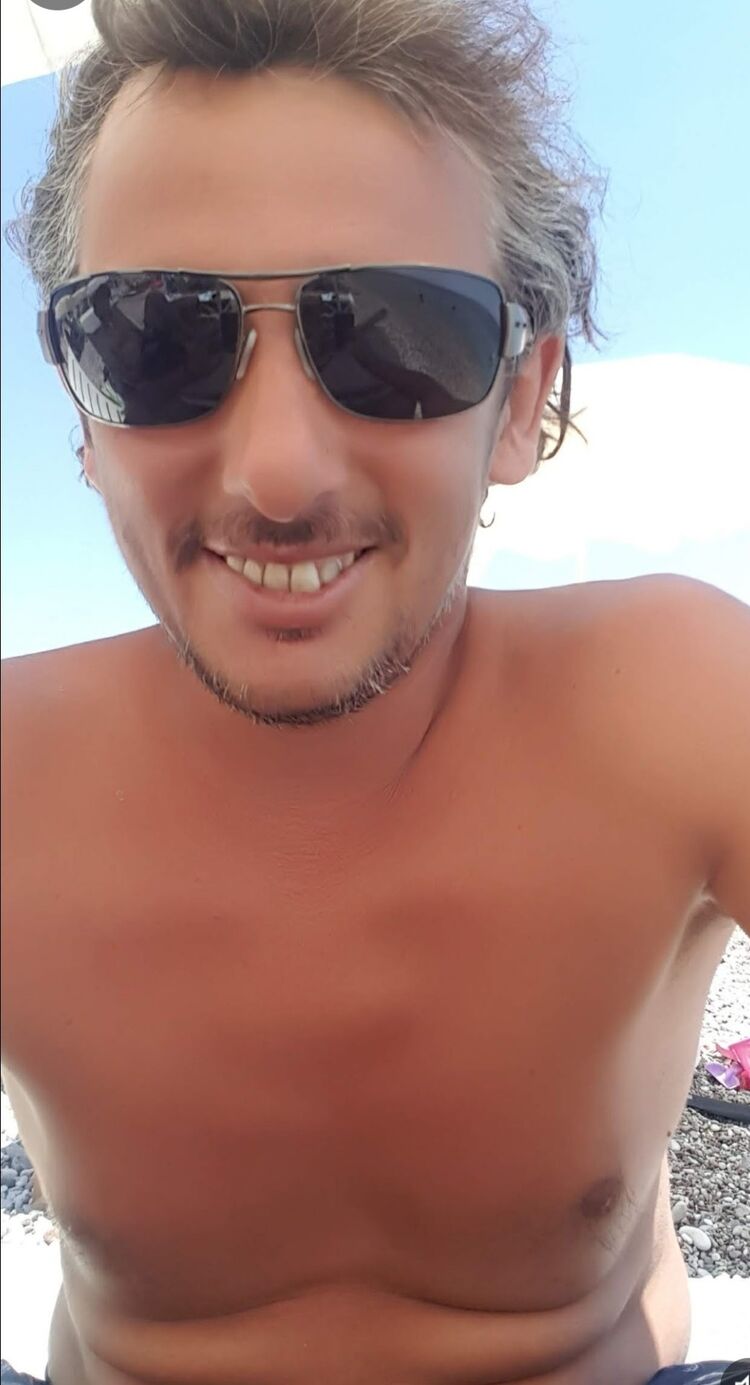  45941951  Yasin, 46 ,    
