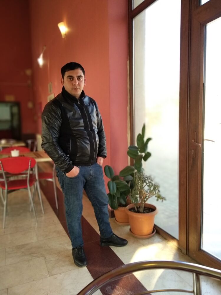  15256661  Amil, 35 ,    