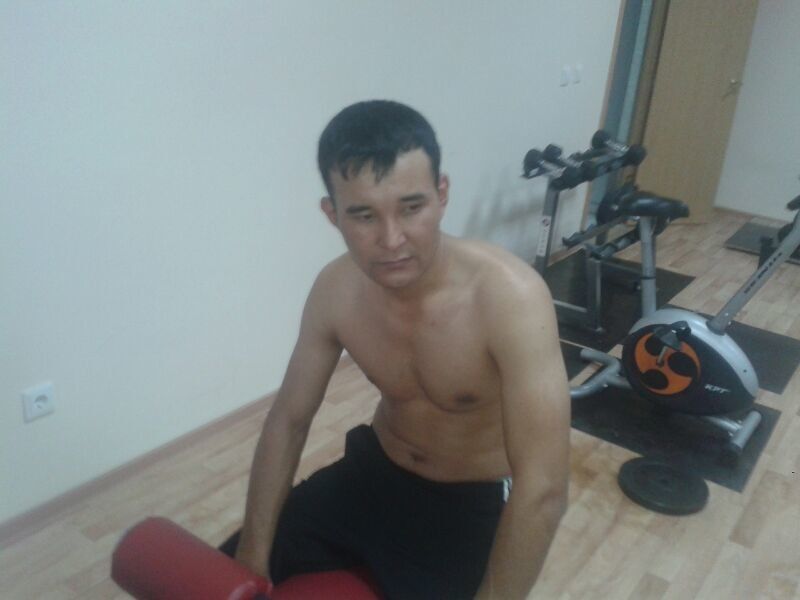  4232611  Damir, 40 ,    