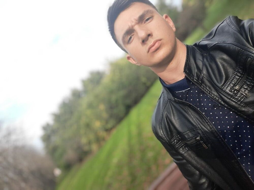  20112121  Danil, 24 ,    