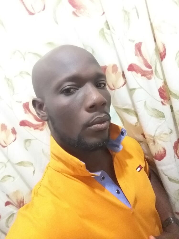  22881441  Julius, 41 ,    