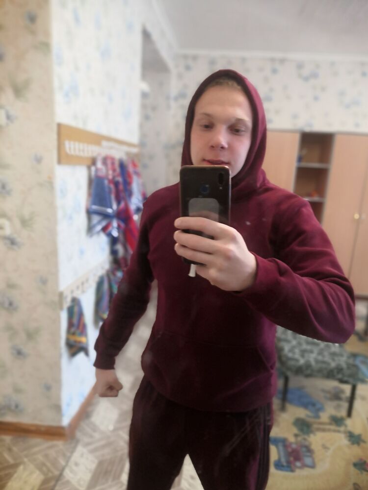  27411121  Nikita, 22 ,    