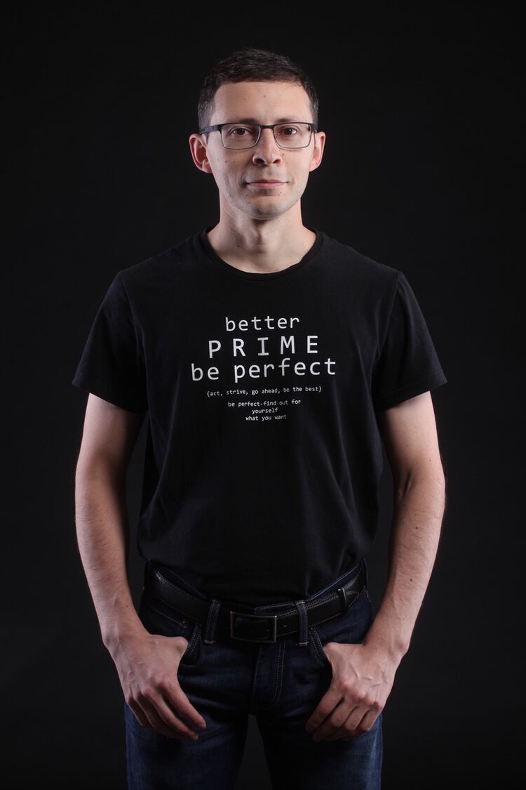  10786551  Mikhail, 42 ,    