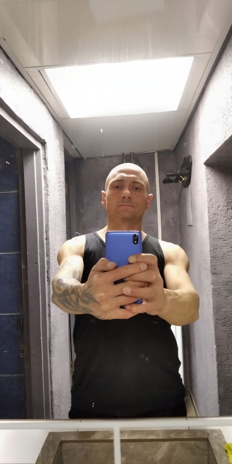 49244651  Dmitry, 40 ,    