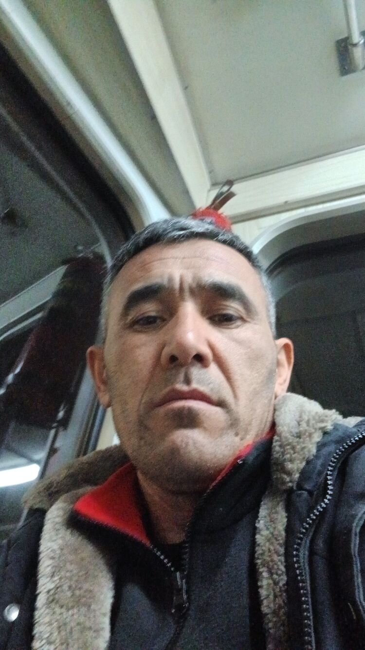  42585281  Akbar, 41 ,    