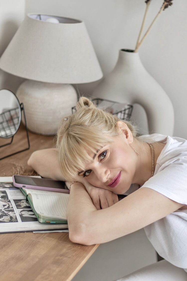  37731331  Inessa, 38 ,    Warszawa