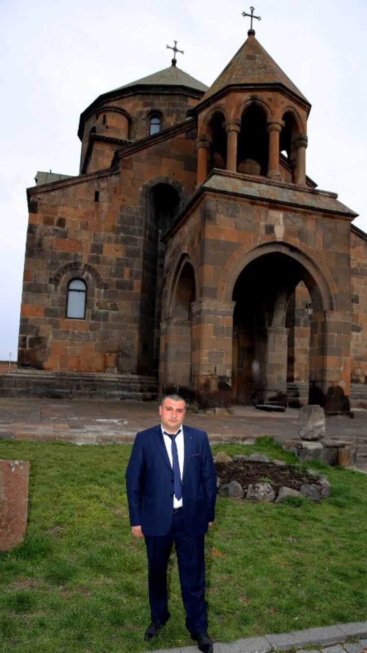  33430871  Artur, 34 ,    