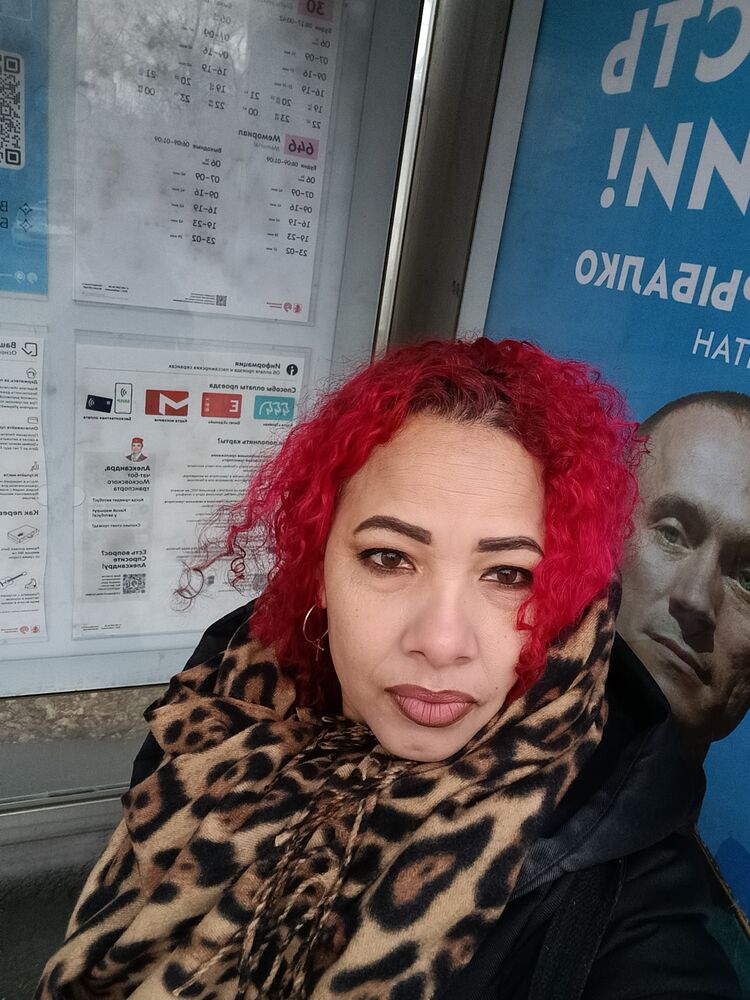  49270231  Yordanka, 47 ,    