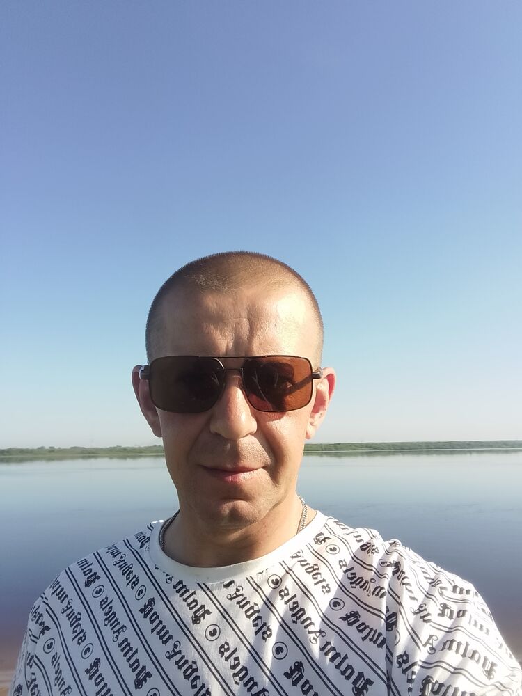  35566331  Sergey, 47 ,    
