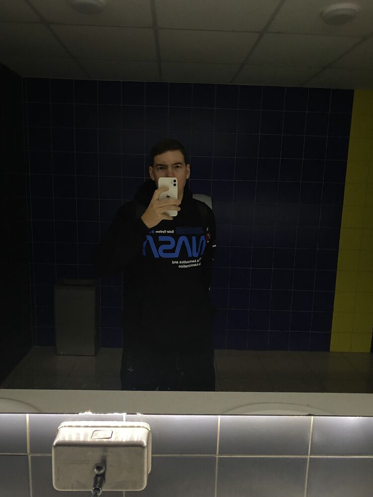  37779841  , 24 ,    