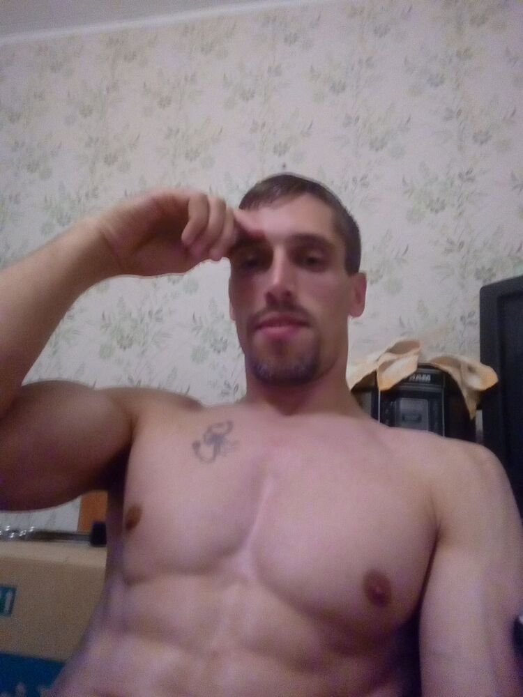  6846361  Vitaly, 45 ,    