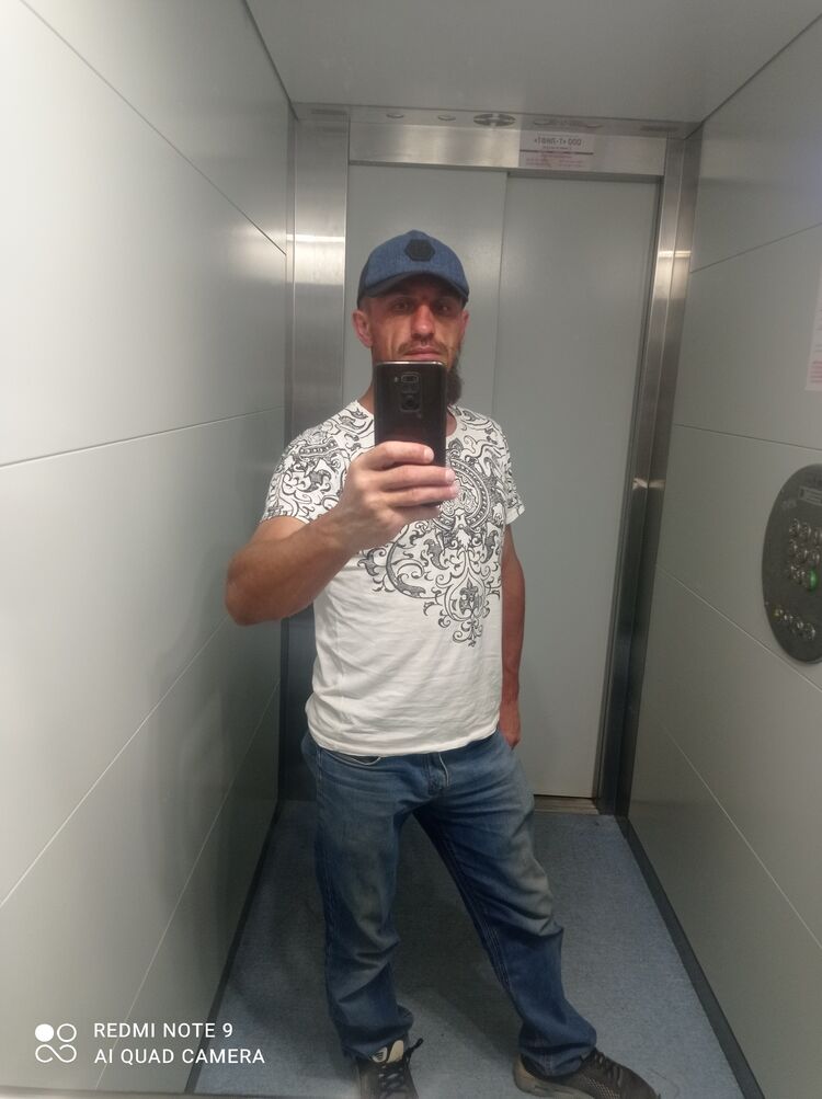  28118761  , 46 ,    
