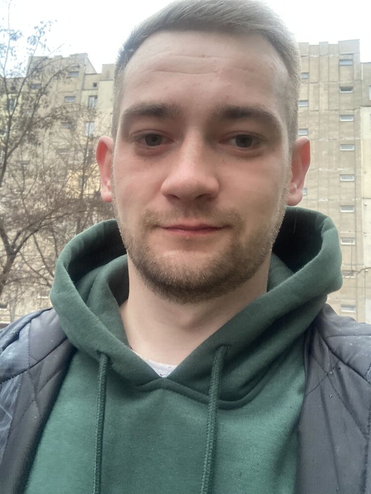  49437391  Vlad, 28 ,    