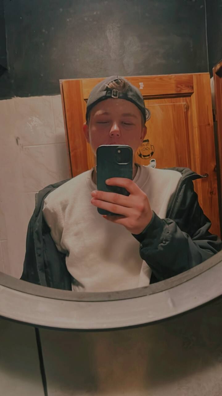  52109451  Rostik, 21 ,    