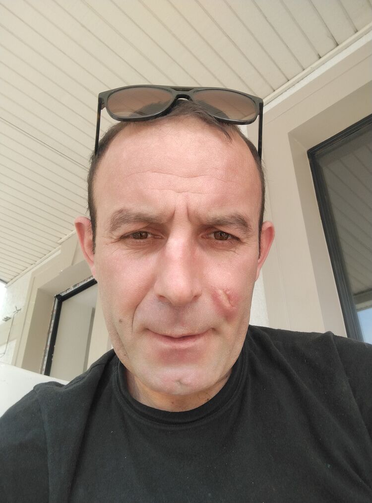  42672221  Giorgi, 44 ,    
