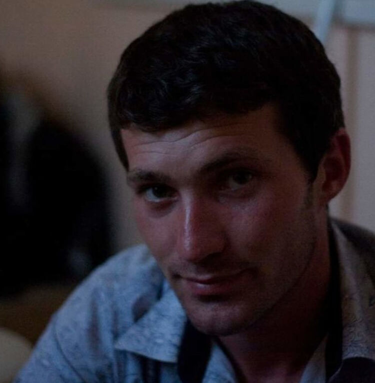  ,   Alex, 37 ,  