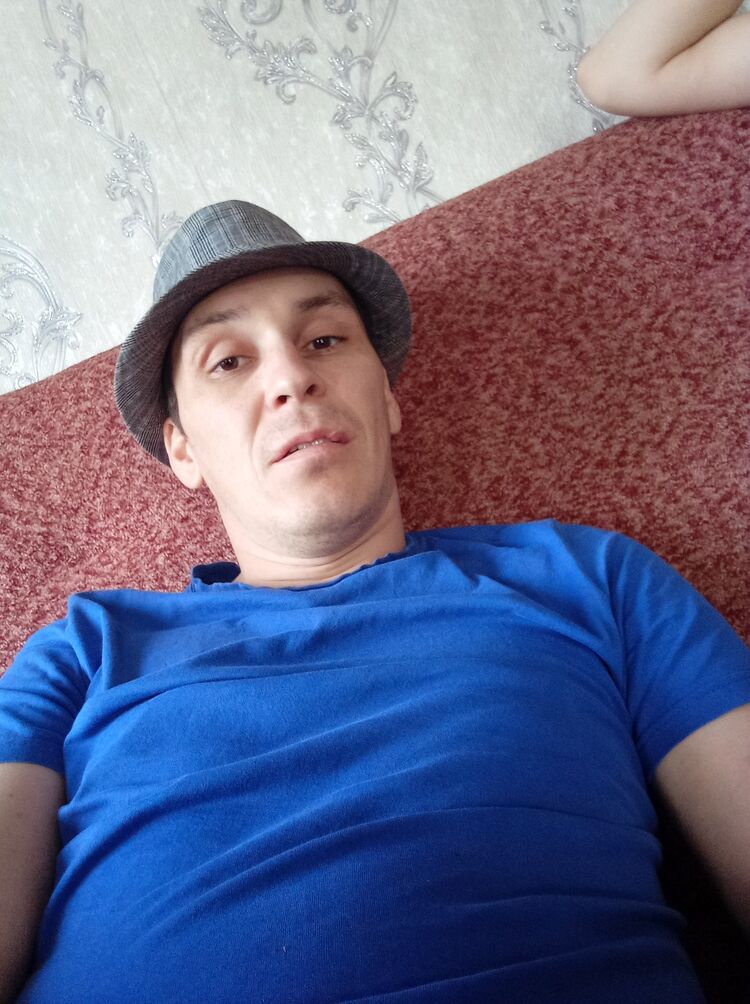  48410121  Nikolay, 30 ,    