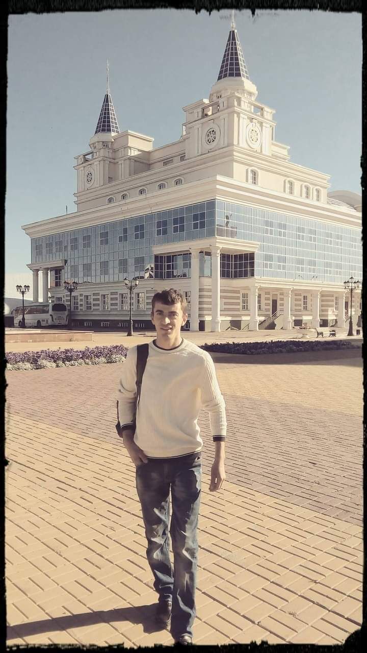  34100551  Gevorg, 31 ,    -