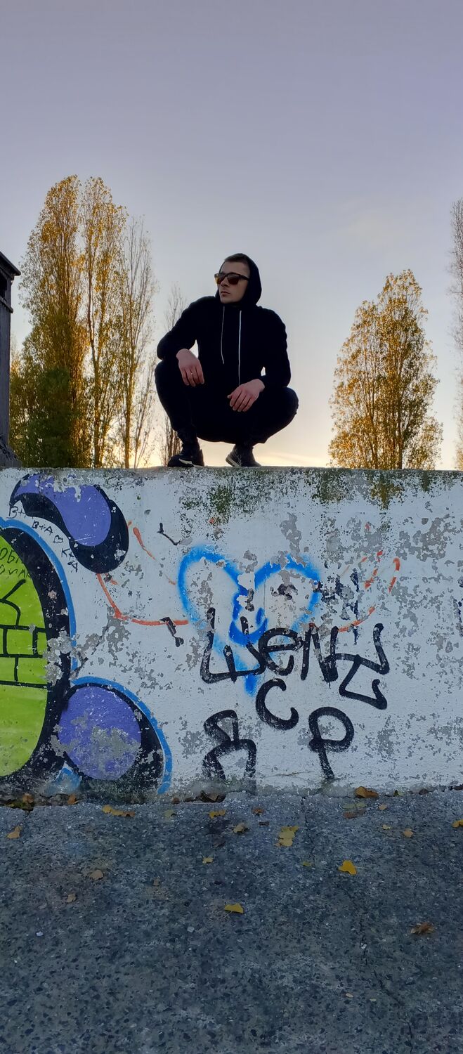  39225661  , 28 ,    