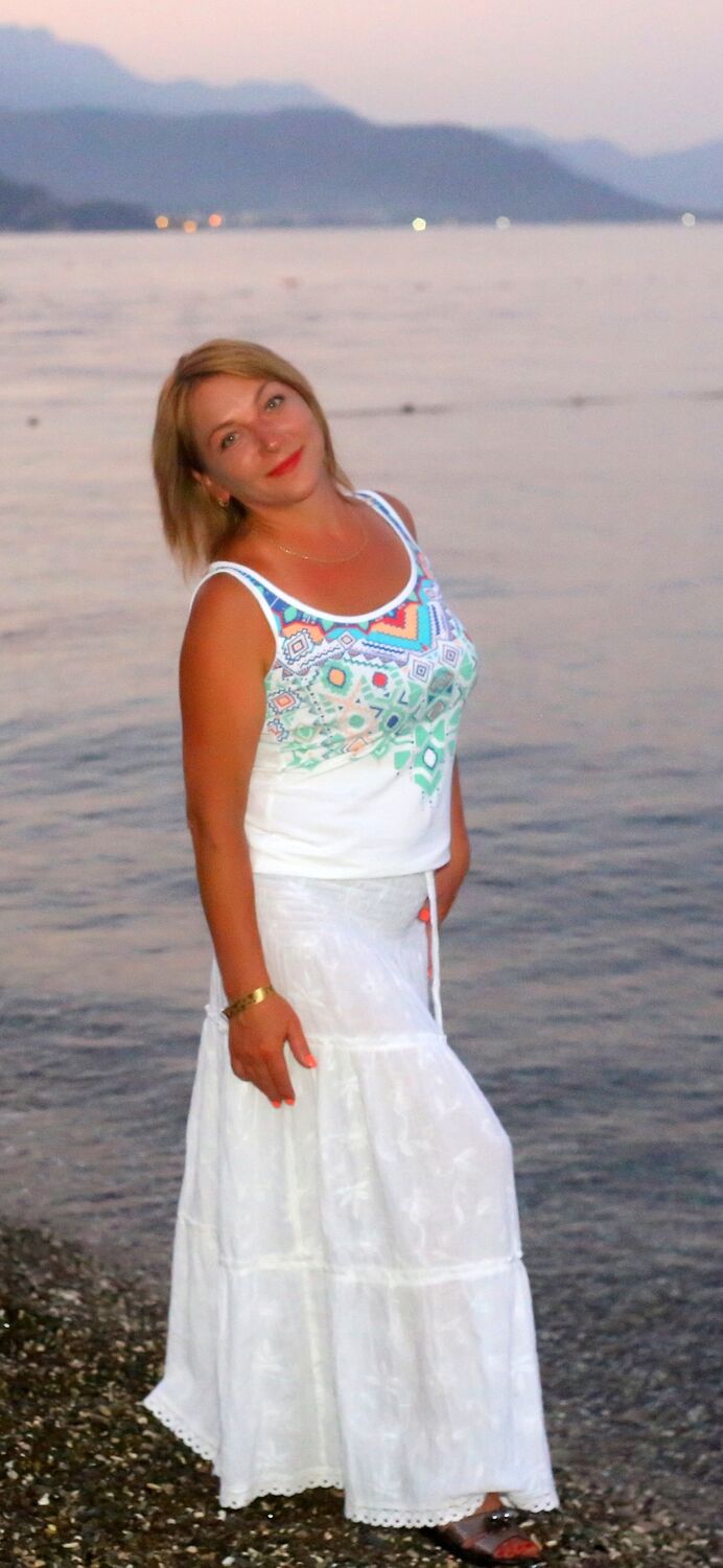 52235171  Anna, 48 ,    -