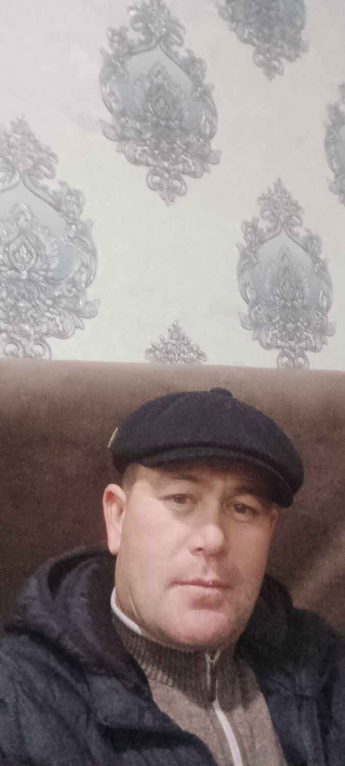  42233981  Umirbek, 38 ,    