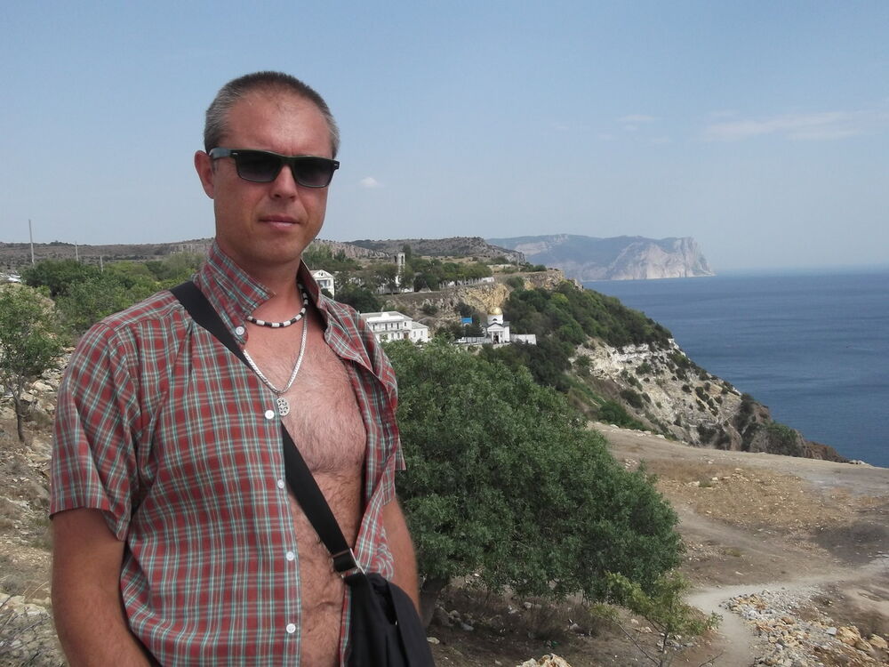  ,   Alex, 51 ,   ,   , c 