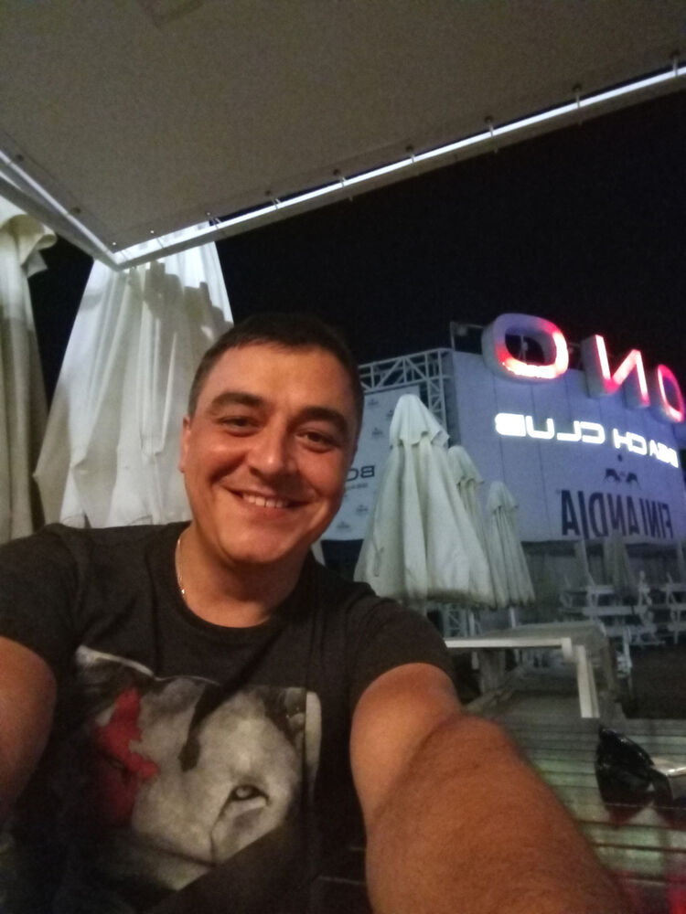  19143281  Iurii, 40 ,    