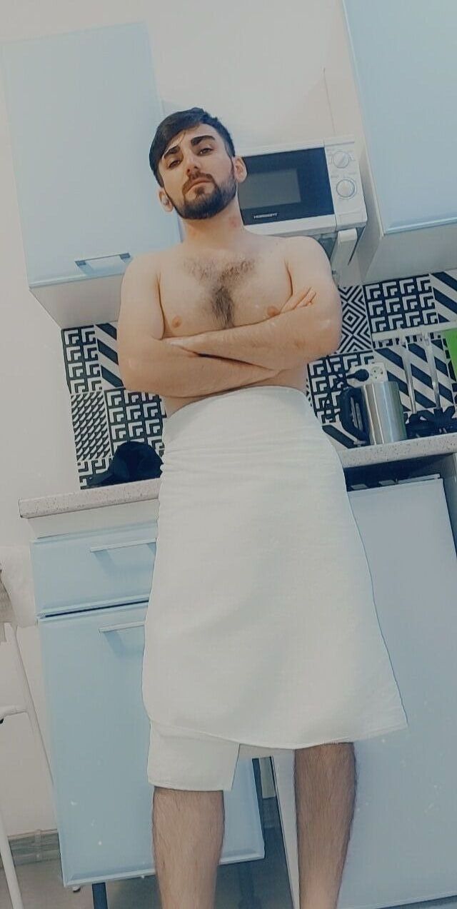  ,   Ali, 27 ,   ,   