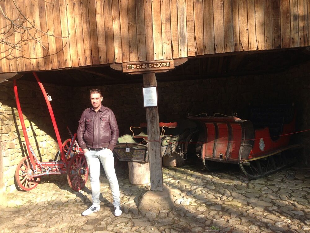  ,   Fhilip, 41 ,   