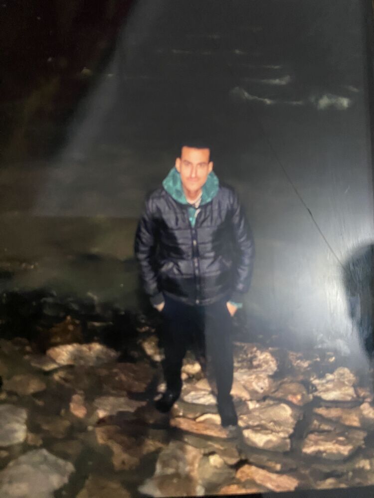  ,   Ali, 33 ,   ,   