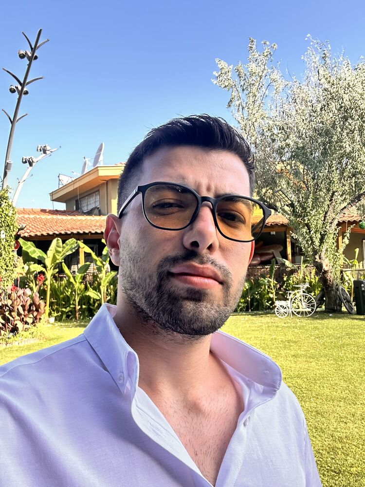  44686601  Furkan, 26 ,    