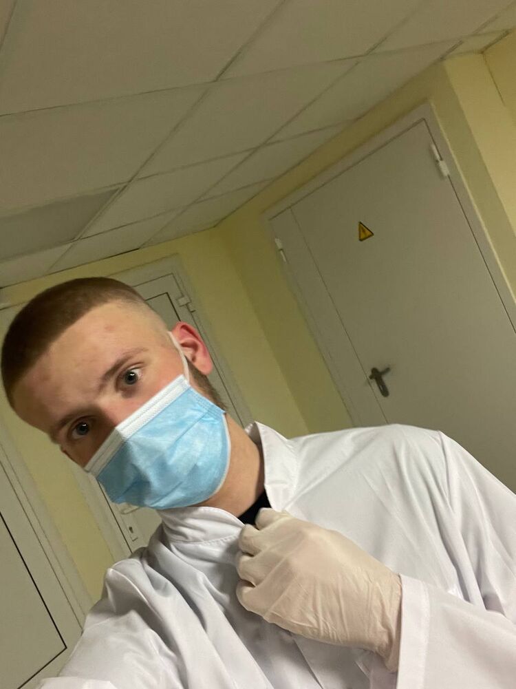  Singleton,   Vladis, 26 ,     , c 