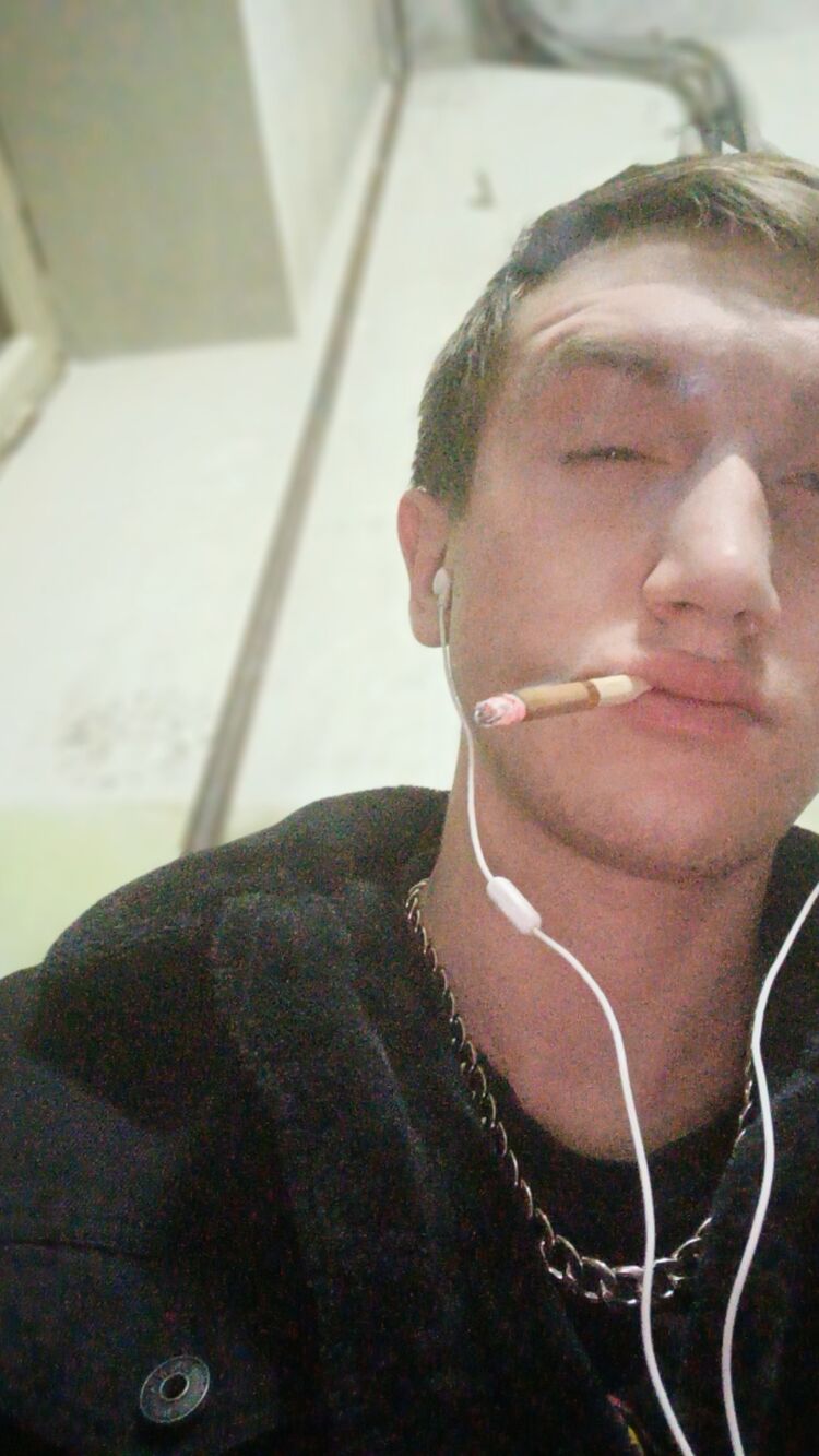  31802051  Vanya, 25 ,    