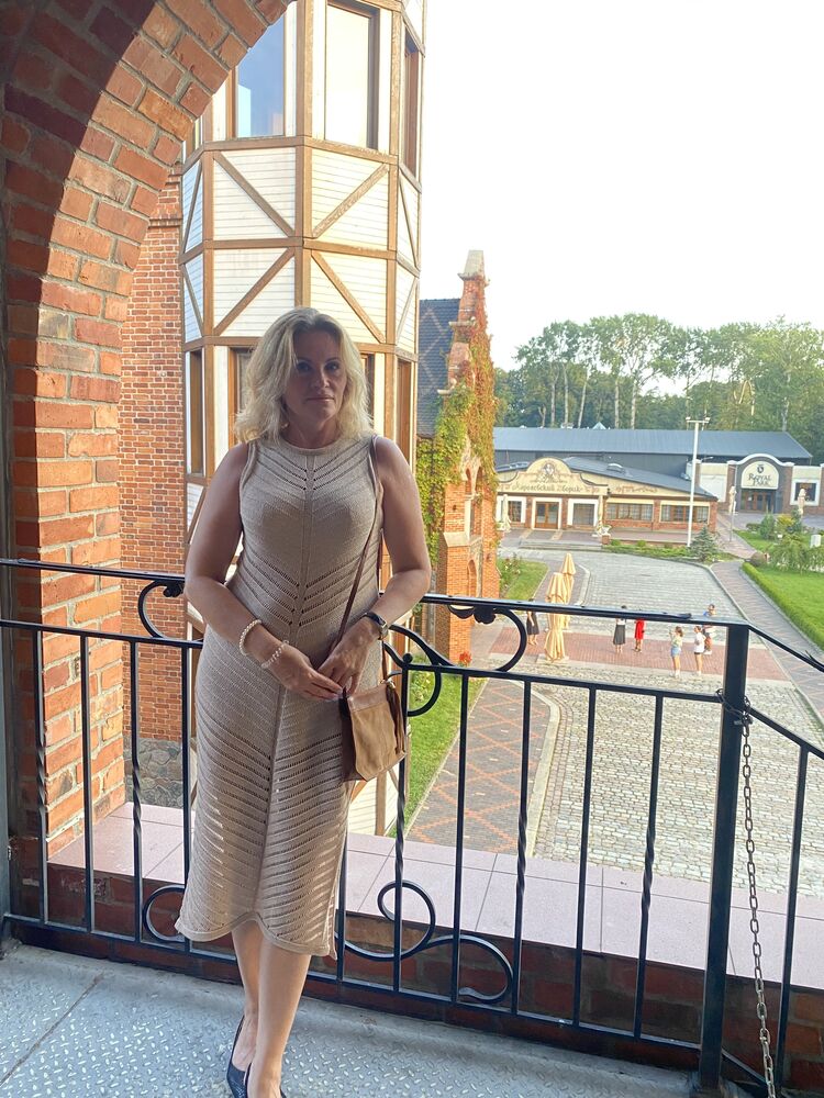  ,   Elena, 53 ,     , c , 